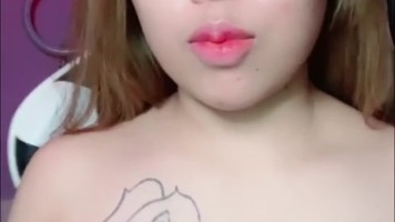 Uting Kakak Cantik Berambut Pirang Spill Gunung Kembar