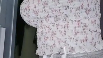 Lucifer Pamer Memek Dibuka Pinggir Cdnya